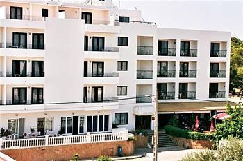 Apartahotel La Perla Es Cana